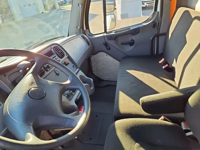 2012 FREIGHTLINER/MERCEDES M2 106