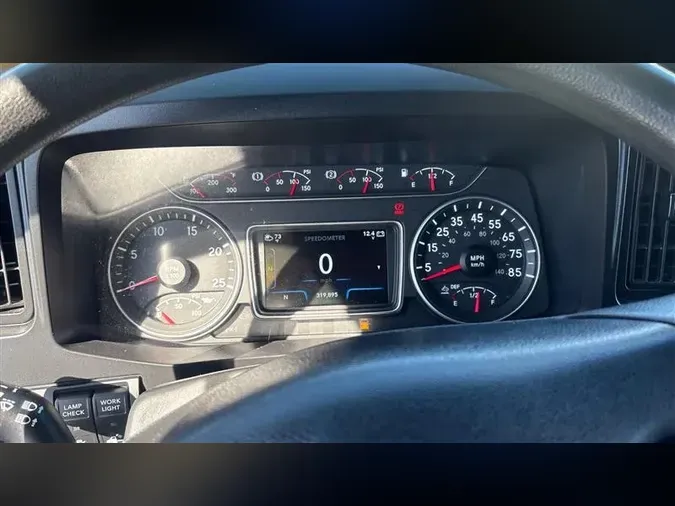 2022 INTERNATIONAL LT