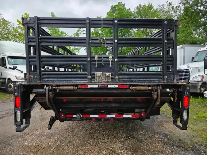 2018 FREIGHTLINER M2 106