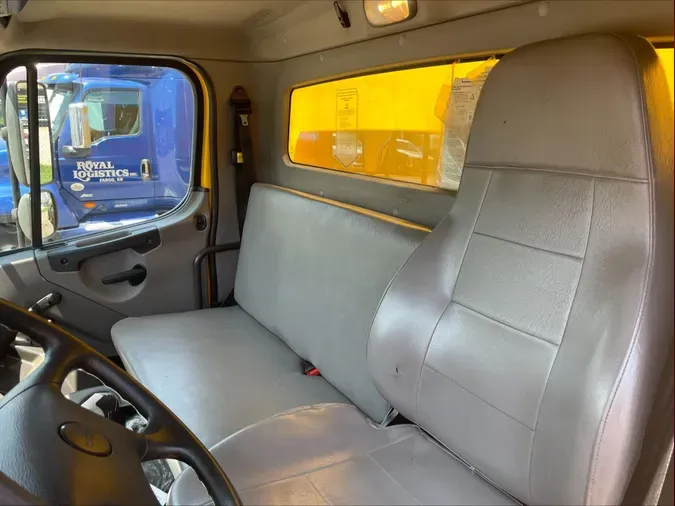 2019 Freightliner Business Class M2 106