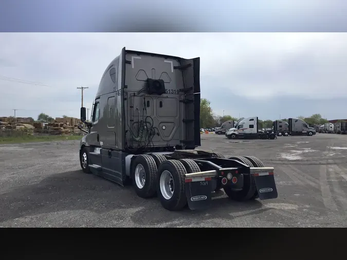 2021 Freightliner Cascadia 126