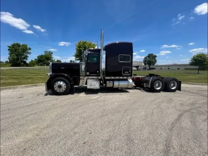 2021 Peterbilt 389