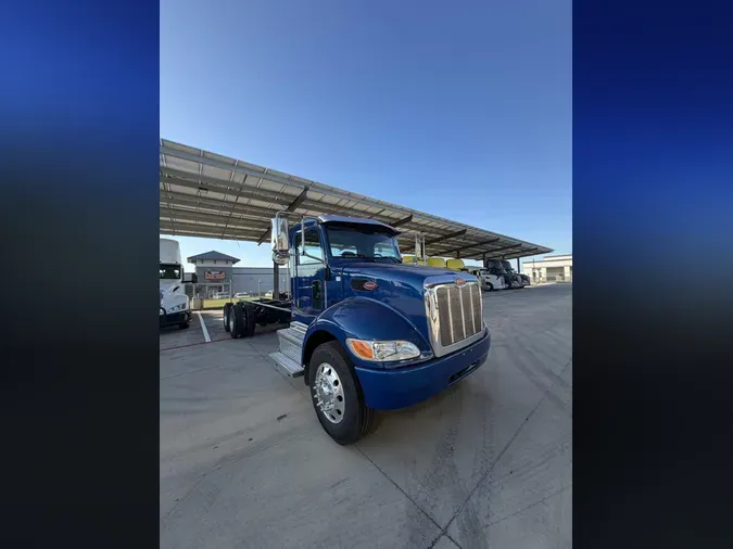 2021 Peterbilt 348