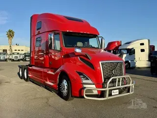 2023 VOLVO VNL64T860