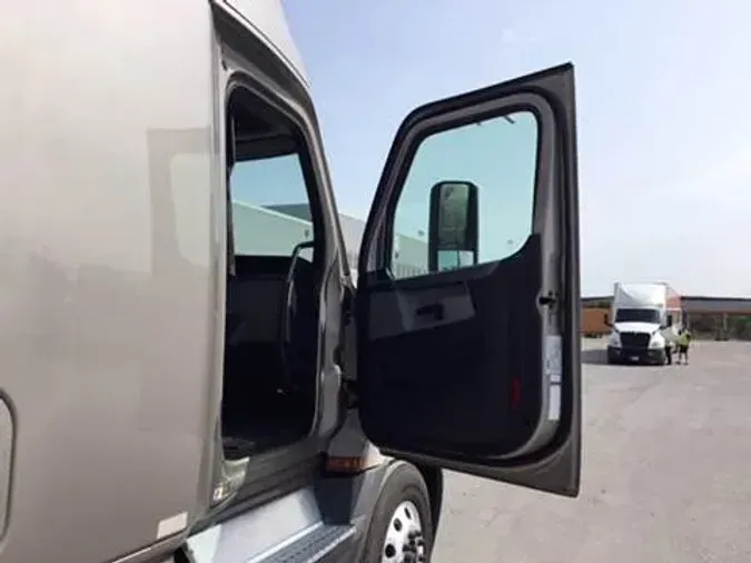 2020 Freightliner Cascadia