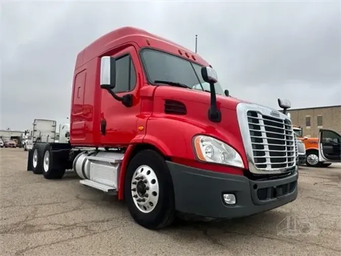 2017 FREIGHTLINER CASCADIA 113