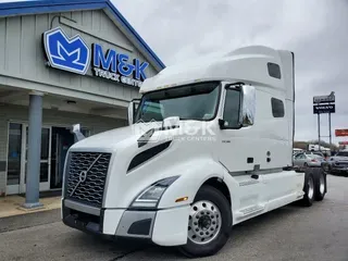 2020 VOLVO VNL64T760