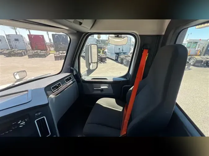 2020 FREIGHTLINER CA126