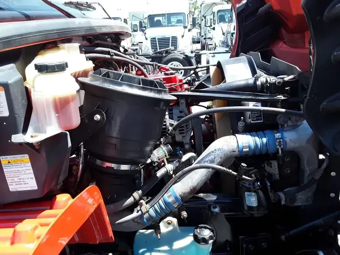 2018 FREIGHTLINER M2 106