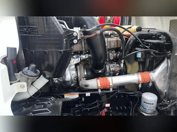 2021 FREIGHTLINER CA126