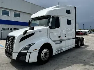 2020 VOLVO VNL760