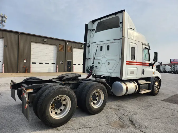 2017 FREIGHTLINER/MERCEDES CASCADIA 125