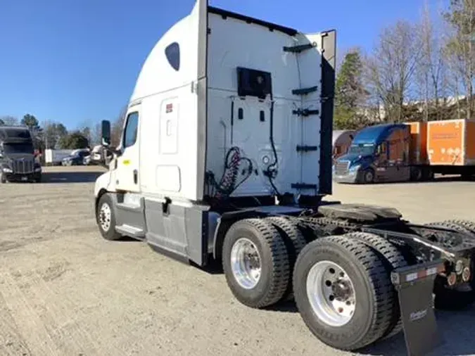 2020 Freightliner Cascadia