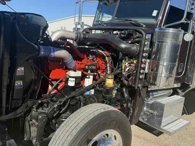 2023 Peterbilt 389a840c8e65209ce3742b0999ba4736a95