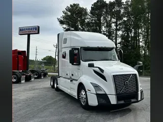 2020 VOLVO VNL64T760