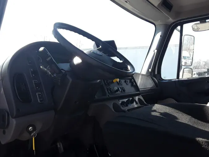 2018 FREIGHTLINER/MERCEDES M2 106