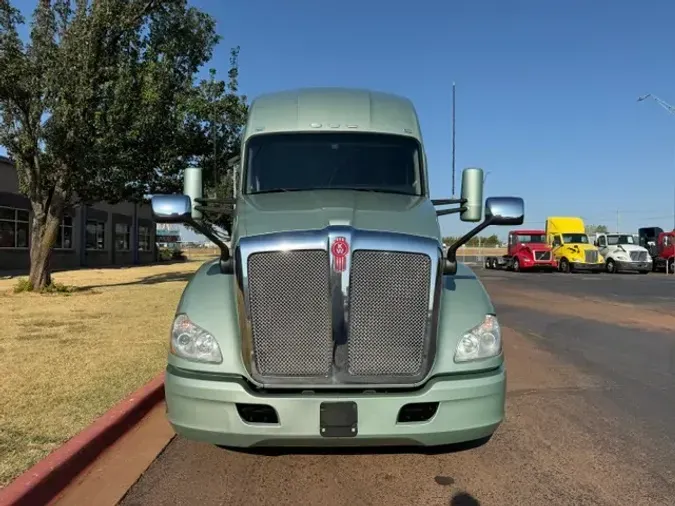 2021 KENWORTH T680a84936db80aba51863729bbaceeb2c0d