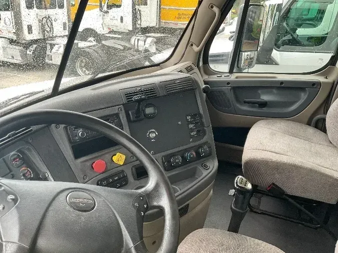 2016 FREIGHTLINER X12564ST