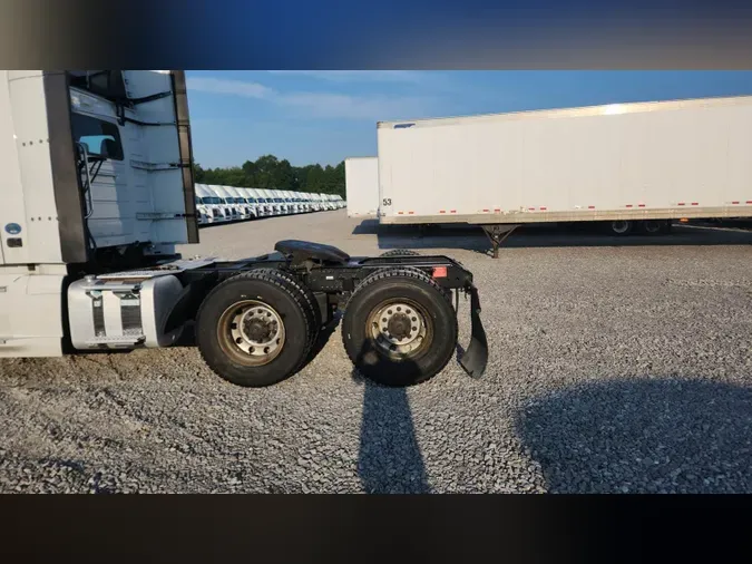 2019 Volvo VNL300