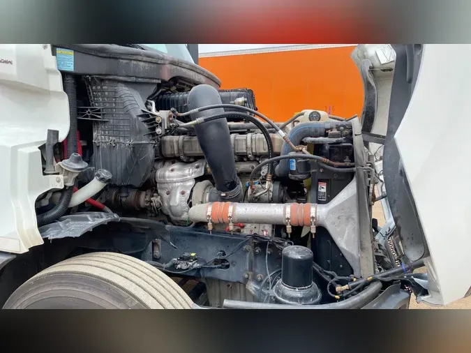 2020 Freightliner Cascadia 126