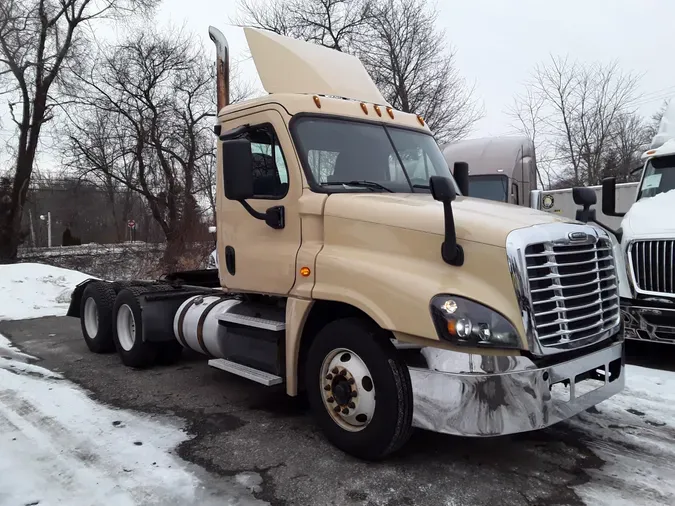 2017 FREIGHTLINER/MERCEDES CASCADIA 125