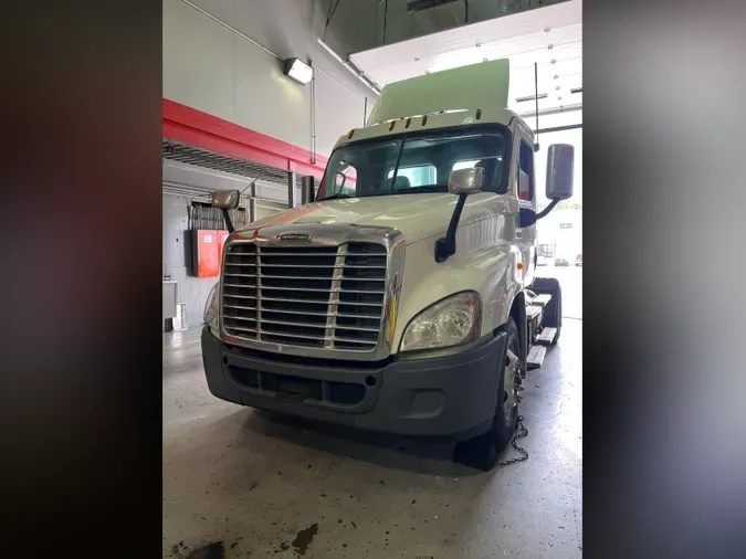 2019 FREIGHTLINER/MERCEDES CASCADIA 125