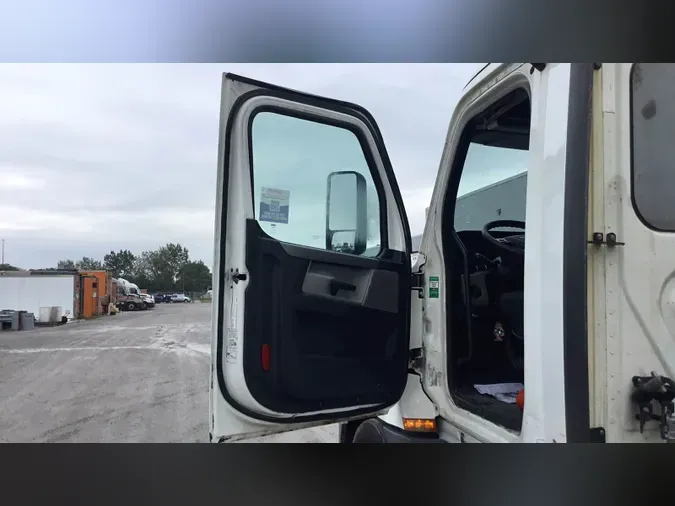 2020 Freightliner Cascadia 126