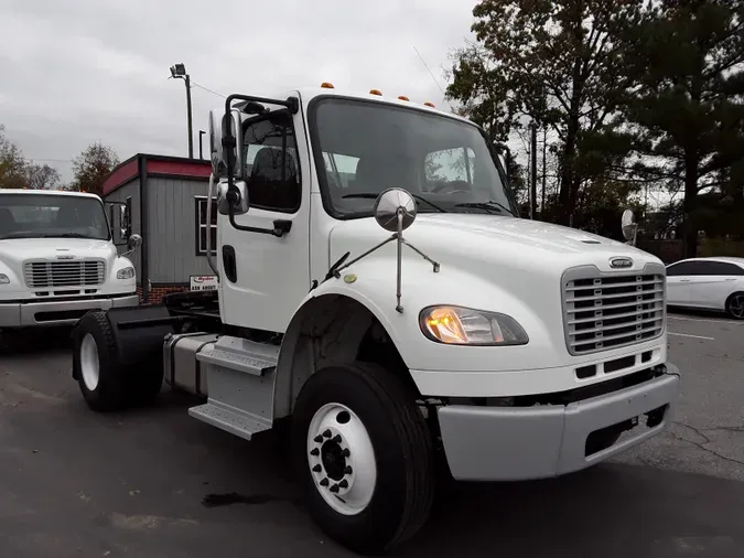 2016 FREIGHTLINER/MERCEDES M2 106