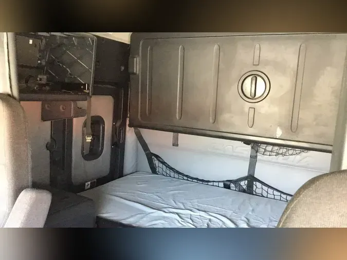 2020 Freightliner Cascadia 126a86aff1abdd66f43fdbb5839dce68778