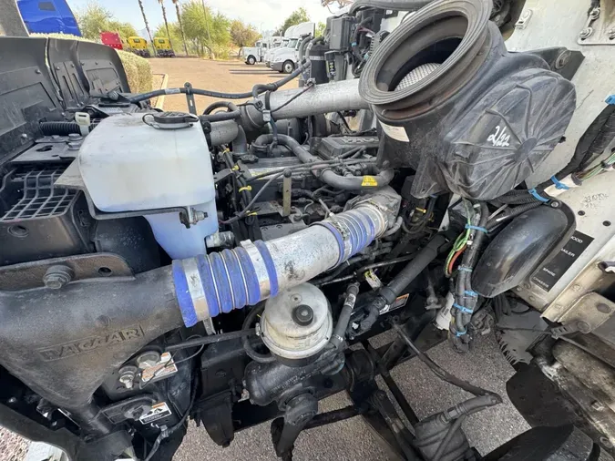 2020 Peterbilt 337