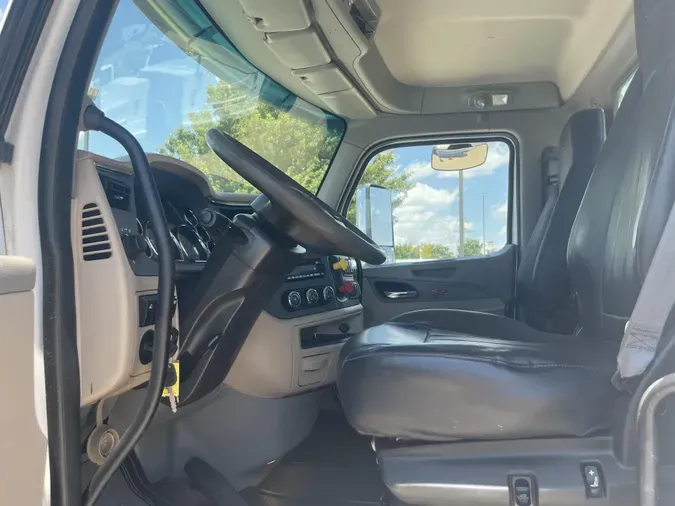 2022 Peterbilt 567