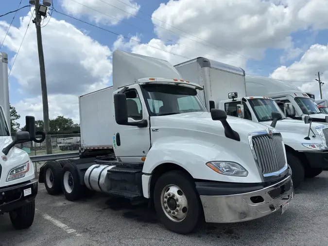 2020 NAVISTAR INTERNATIONAL LT625 DAYCAB T/Aa86dba74a7b5e3c15f43d1d773870385