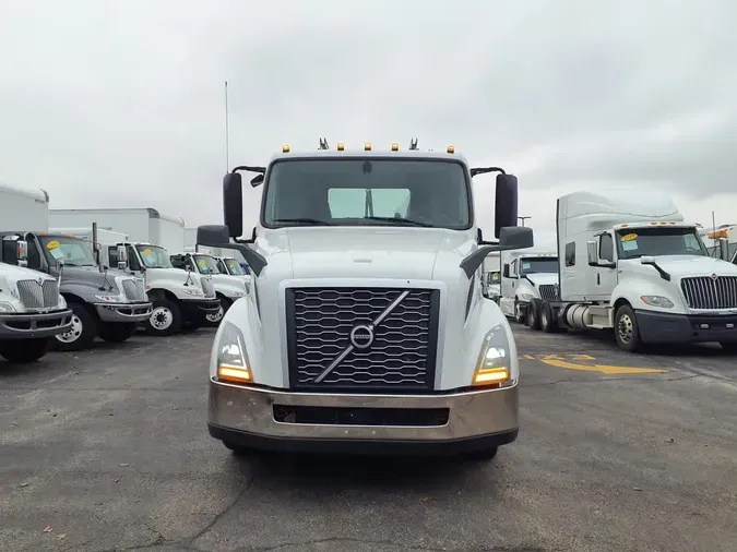 2019 VOLVO VNL64T-300