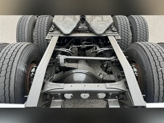 2020 INTERNATIONAL LT