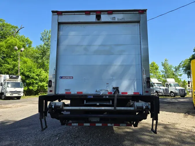 2017 FREIGHTLINER/MERCEDES M2 106