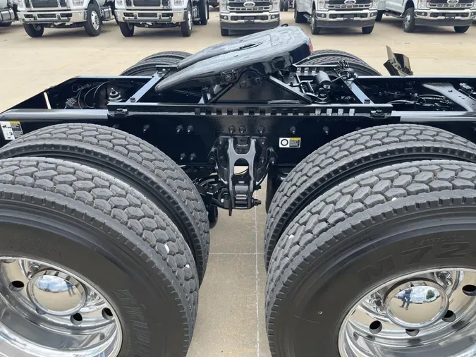 2024 Peterbilt 389