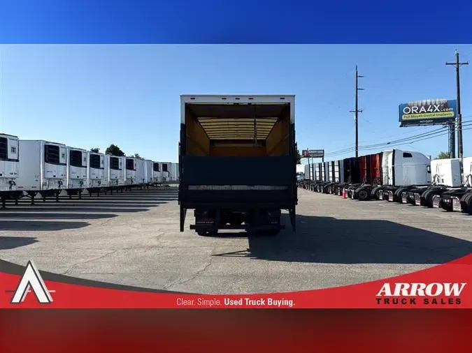 2018 FREIGHTLINER M2-106