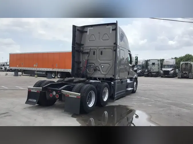 2023 Freightliner Cascadia