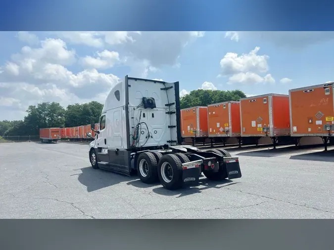 2022 Freightliner Cascadia 126