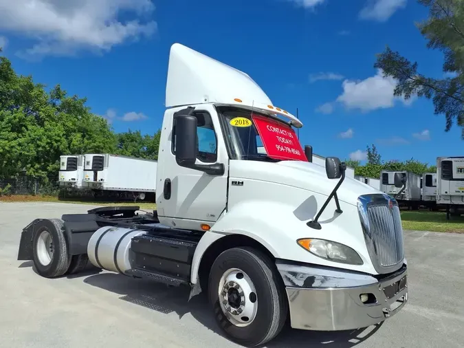 2018 NAVISTAR INTERNATIONAL RH613 DAYCAB T/A