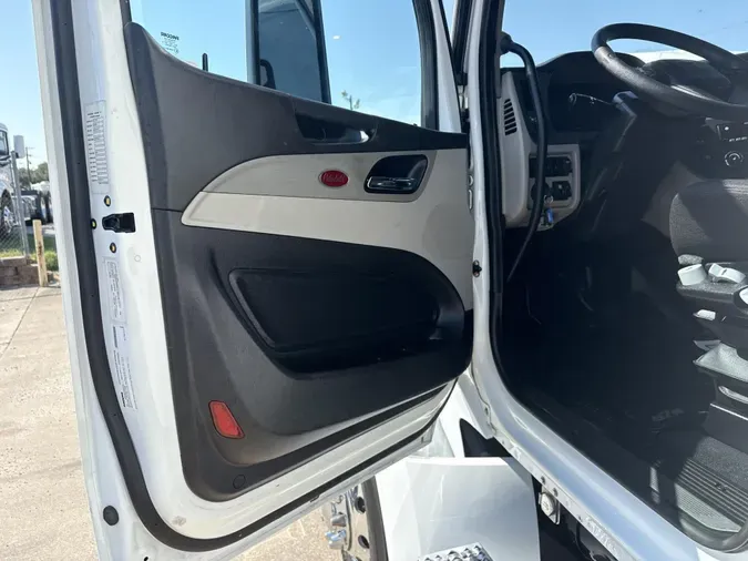 2023 Peterbilt 579