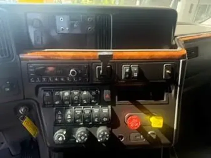 2021 International LT625a886dc58d52db9f585ae7f492171cbcd