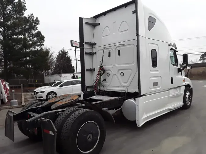 2020 FREIGHTLINER/MERCEDES CASCADIA 125