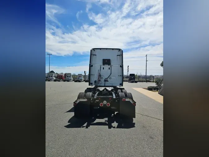 2019 FREIGHTLINER/MERCEDES CASCADIA 125