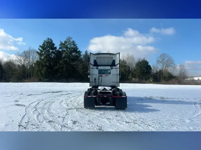 2018 Volvo VNL300