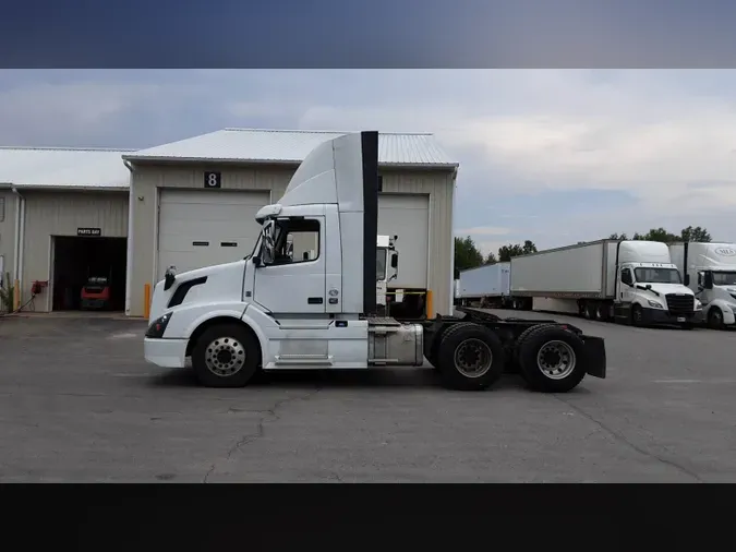 2018 Volvo VNL300
