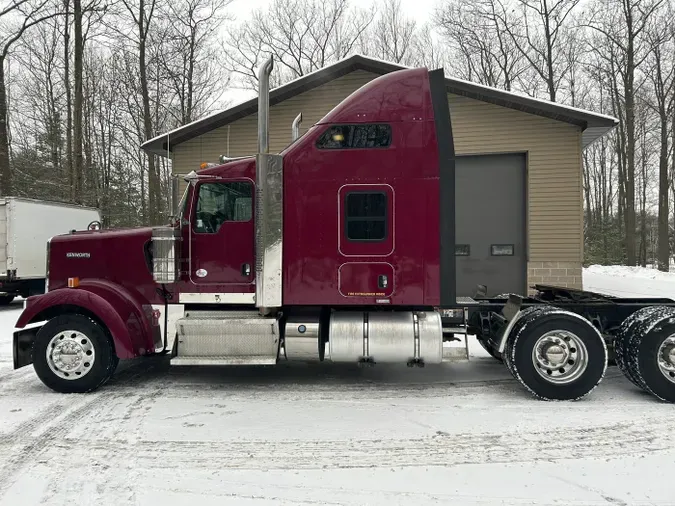 2021 Kenworth W900L