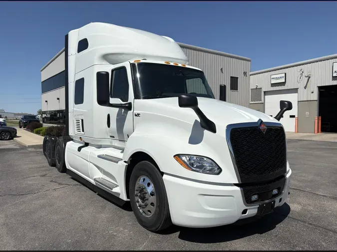2027 International LT625a8a290ba170c0b1e42c430617eec275c