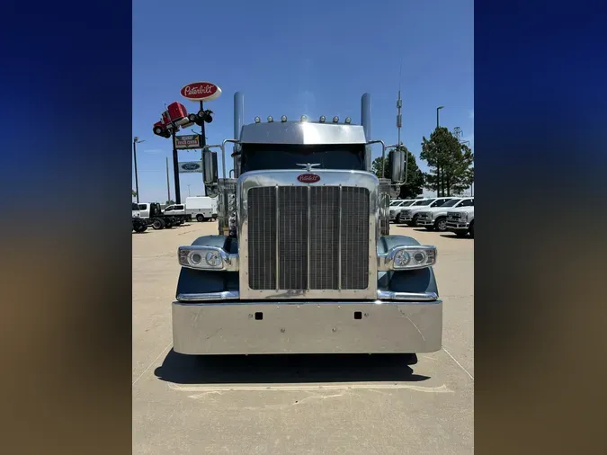 2025 Peterbilt 589a8a29f0f7617f5e6820c4e80001ded39