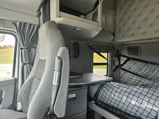 2022 Kenworth T680a8a35806199c3df074036e36d18cd25a